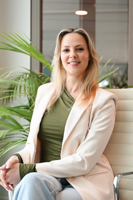 Laura Tienhoven